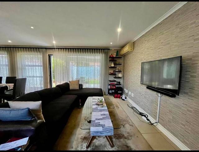 2 BEDROOM PROPERTY TO RENT IN MELROSE NORTH